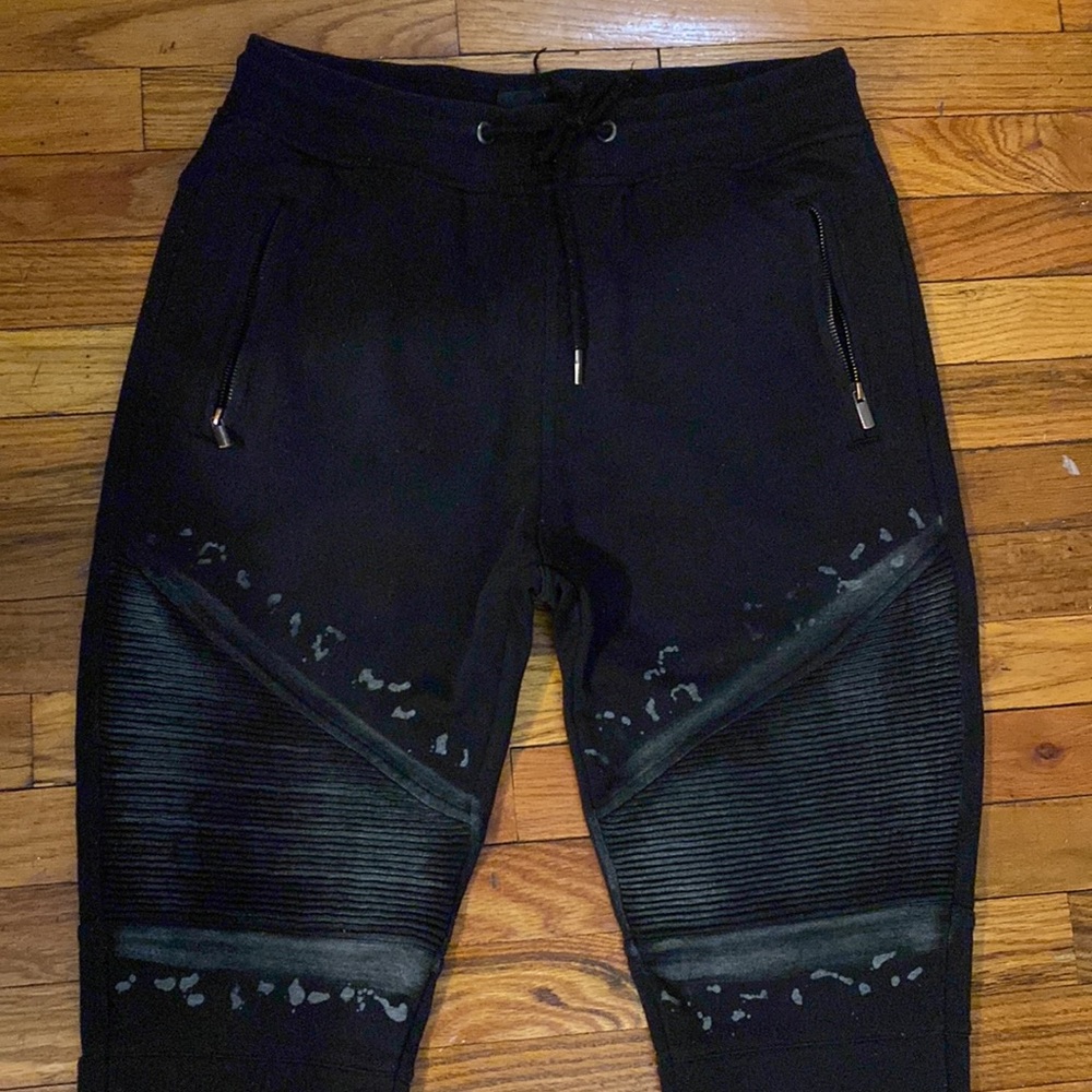 Joggers - Picture 2 of 3